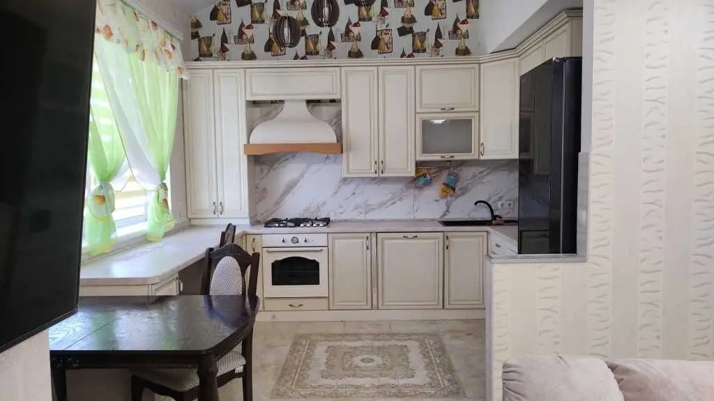 Фото Продаю 2 кімнатну квартиру, 92 кв. м, Одеський пров.  Гатне, ціна: 149960 USD, код 5733