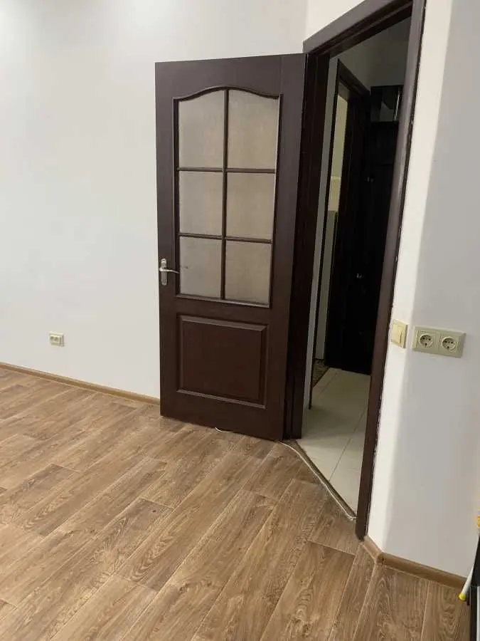 Фото Зняти 1 кімнатну квартиру, Ярослава Гашека бульв.  Київ в довгострокову оренду, ціна: 10999 UAH, код 5735