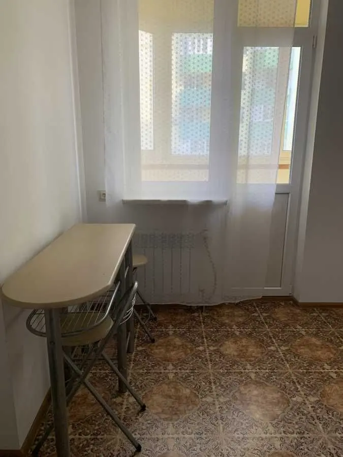 Фото Зняти 1 кімнатну квартиру, Ярослава Гашека бульв.  Київ в довгострокову оренду, ціна: 10999 UAH, код 5735