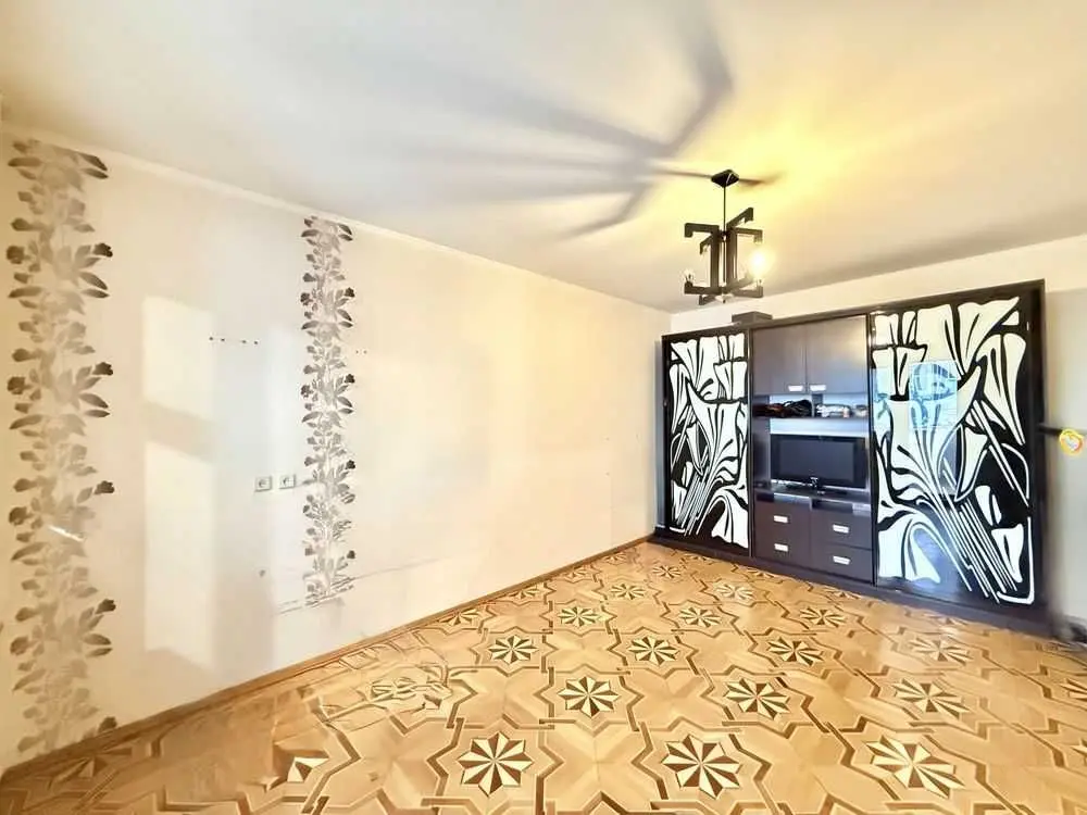 Фото Продаю 4 кімнатну квартиру, 94.9 кв. м, Квітуча вул.  Київ, ціна: 66999 USD, код 5738