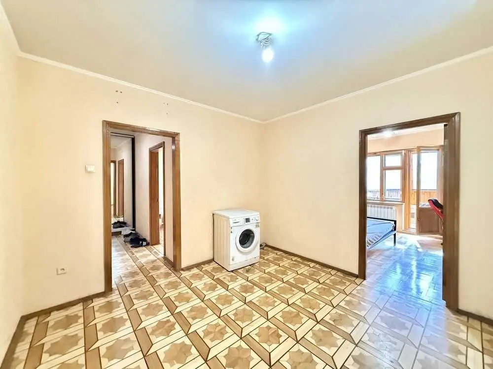 Фото Продаю 4 кімнатну квартиру, 94.9 кв. м, Квітуча вул.  Київ, ціна: 66999 USD, код 5738