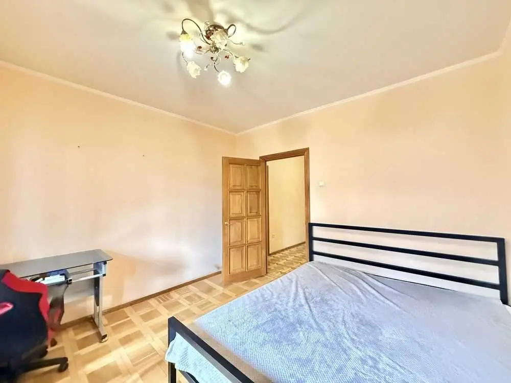 Фото Продаю 4 кімнатну квартиру, 94.9 кв. м, Квітуча вул.  Київ, ціна: 66999 USD, код 5738