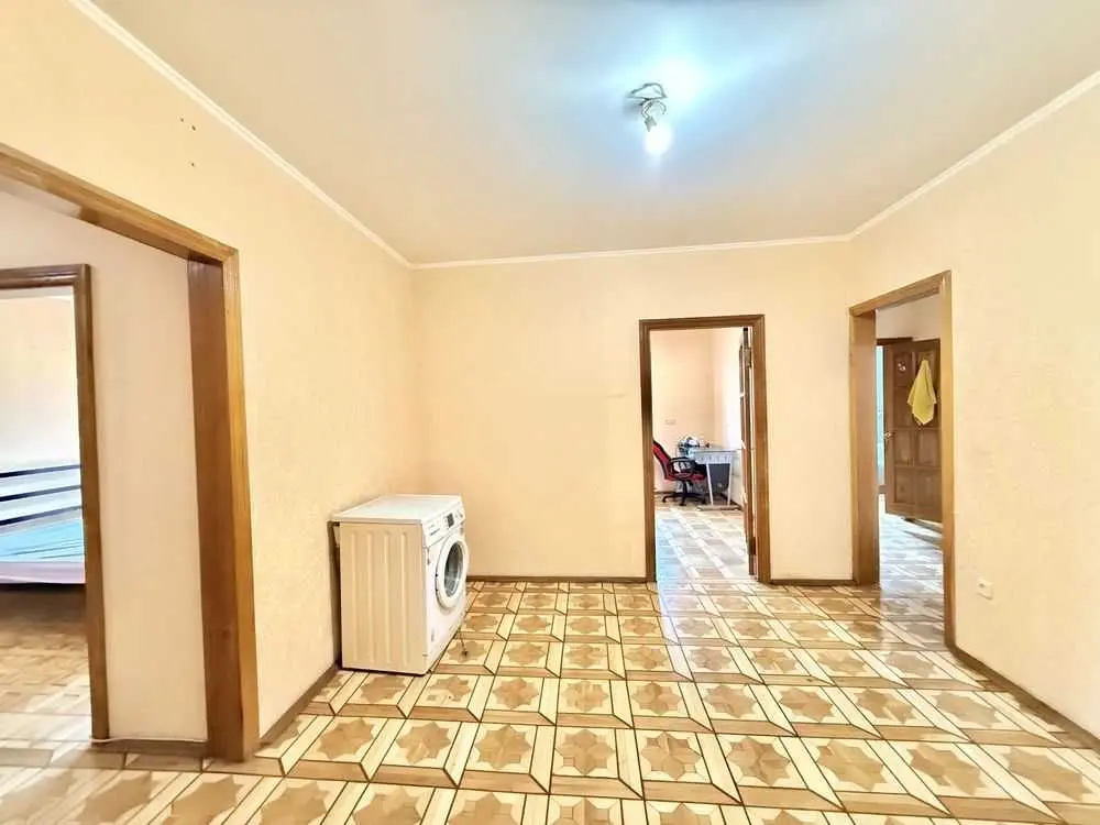 Фото Продаю 4 кімнатну квартиру, 94.9 кв. м, Квітуча вул.  Київ, ціна: 66999 USD, код 5738