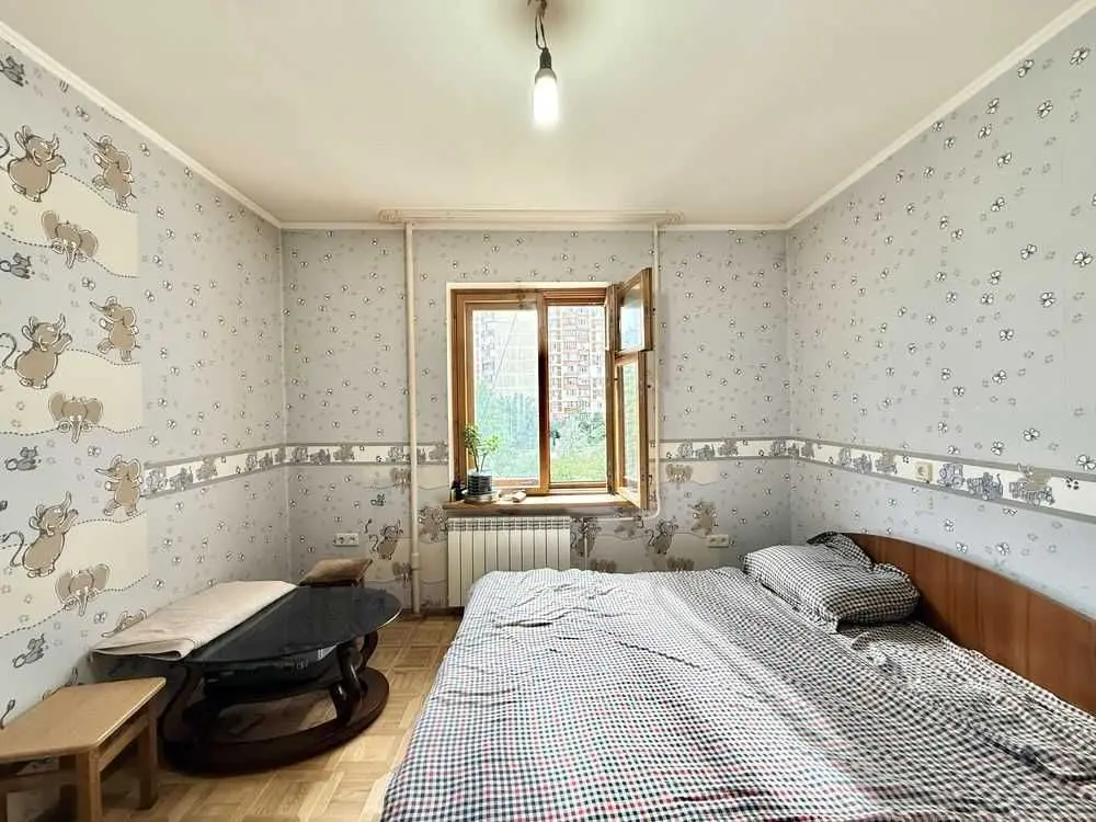 Фото Продаю 4 кімнатну квартиру, 94.9 кв. м, Квітуча вул.  Київ, ціна: 66999 USD, код 5738