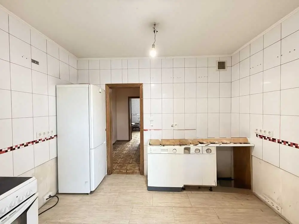 Фото Продаю 4 кімнатну квартиру, 94.9 кв. м, Квітуча вул.  Київ, ціна: 66999 USD, код 5738