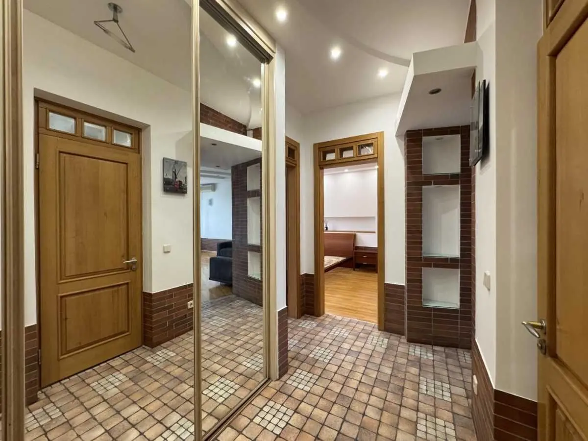Фото Selling a 3-room apartment, 75 sq.m., Ivana Mazepy Street (Sichnevoho Povstannia Street)  Kyiv, price: 195000 USD, code 5745