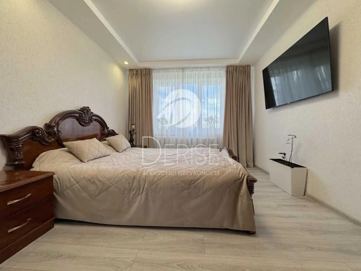 Фото Selling a 2-room apartment, 47 sq.m., Krasnokutska Street  Kyiv, price: 75000 USD, code 5752
