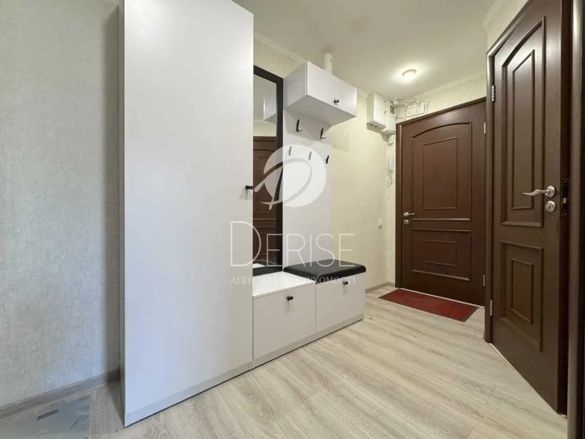 Фото Selling a 2-room apartment, 47 sq.m., Krasnokutska Street  Kyiv, price: 75000 USD, code 5752