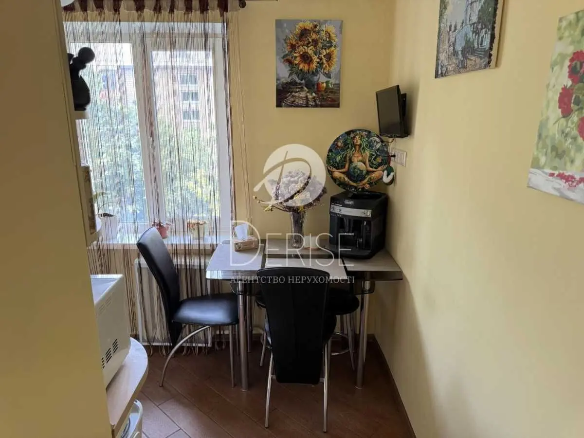 Фото Selling a 2-room apartment, 47 sq.m., Krasnokutska Street  Kyiv, price: 75000 USD, code 5752