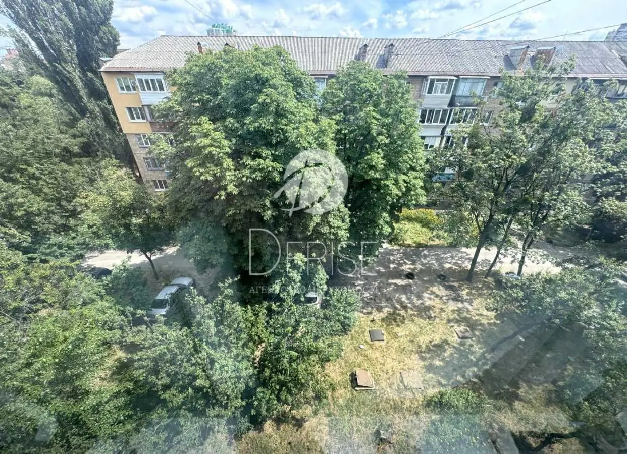 Фото Selling a 2-room apartment, 47 sq.m., Krasnokutska Street  Kyiv, price: 75000 USD, code 5752