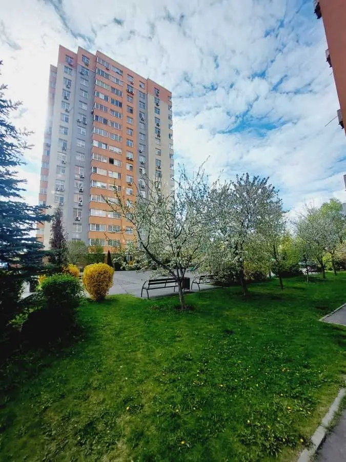 Фото Продаю 1 кімнатну квартиру, 48 кв. м, Любомира Гузара просп. (Космонавта Комарова)  Київ, ціна: 69900 USD, код 5756