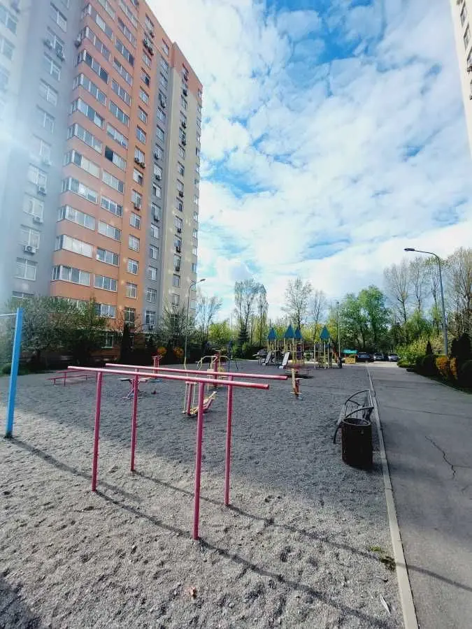 Фото Продаю 1 кімнатну квартиру, 48 кв. м, Любомира Гузара просп. (Космонавта Комарова)  Київ, ціна: 69900 USD, код 5756