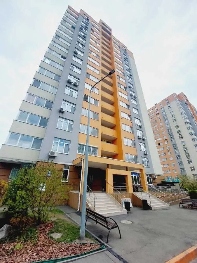 Фото Продаю 1 кімнатну квартиру, 48 кв. м, Любомира Гузара просп. (Космонавта Комарова)  Київ, ціна: 69900 USD, код 5756