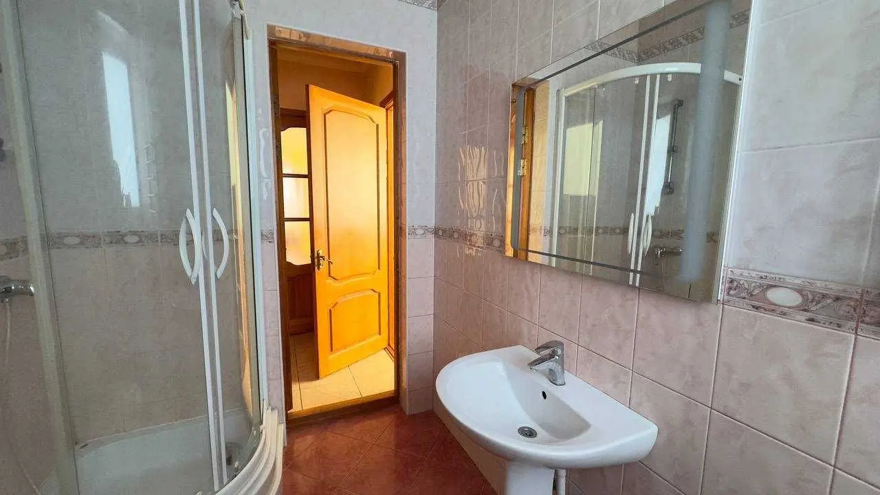 Фото Арендовать офис, Баштанная ул.  Одесса в долгосрочную аренду, цена: 1900 USD, код 5764