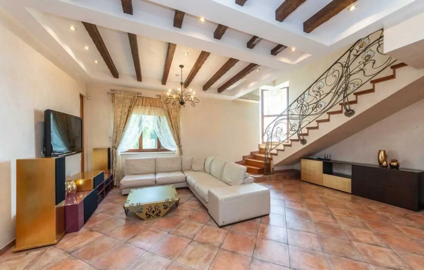 Фото Selling a house, 265 sq.m., Tsentralna street  Kyiv, price: 489000 USD, code 5765