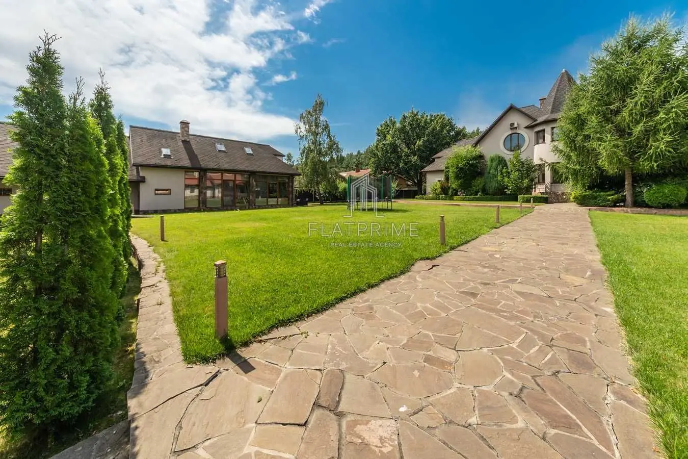 Фото Selling a house, 265 sq.m., Tsentralna street  Kyiv, price: 489000 USD, code 5765