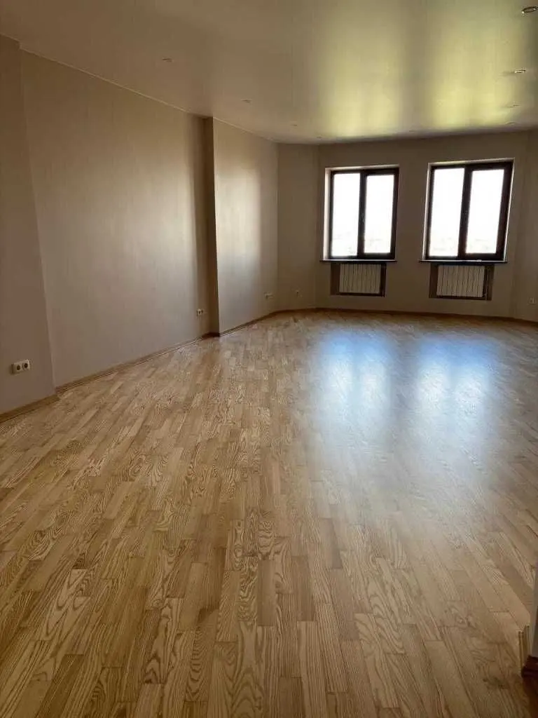 Фото Продаю 4-комнатную квартиру, 142 кв. м, Клиническая ул. 23/25 Киев, цена: 220000 USD, код 5793