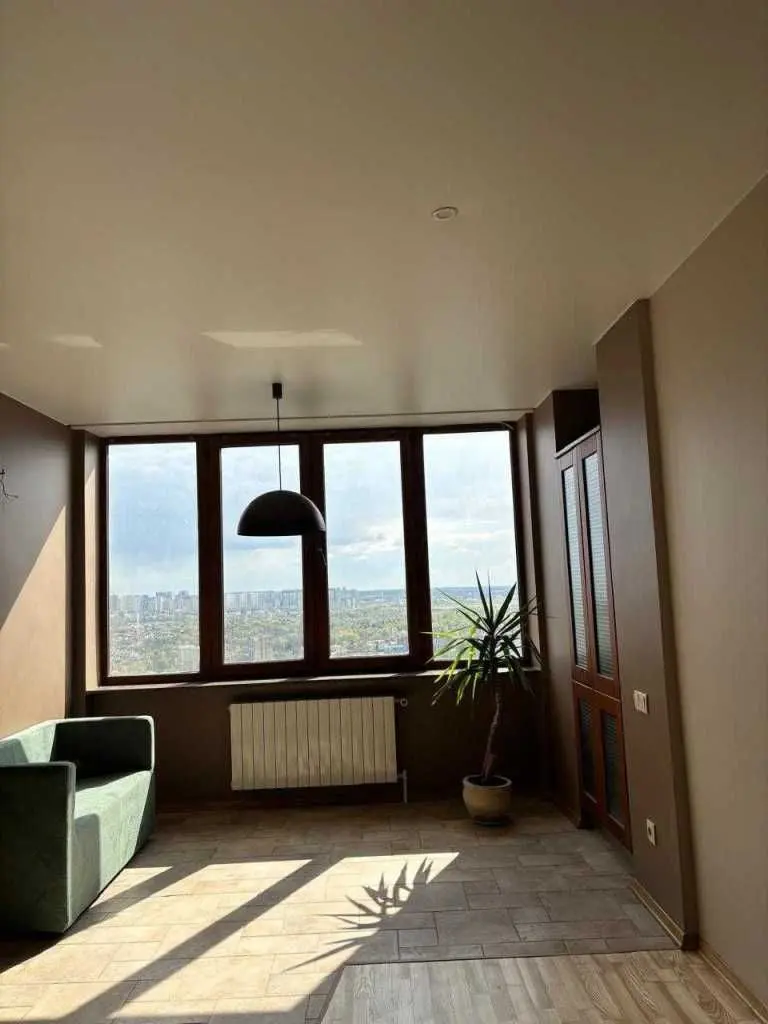 Фото Продаю 4-комнатную квартиру, 142 кв. м, Клиническая ул. 23/25 Киев, цена: 220000 USD, код 5793