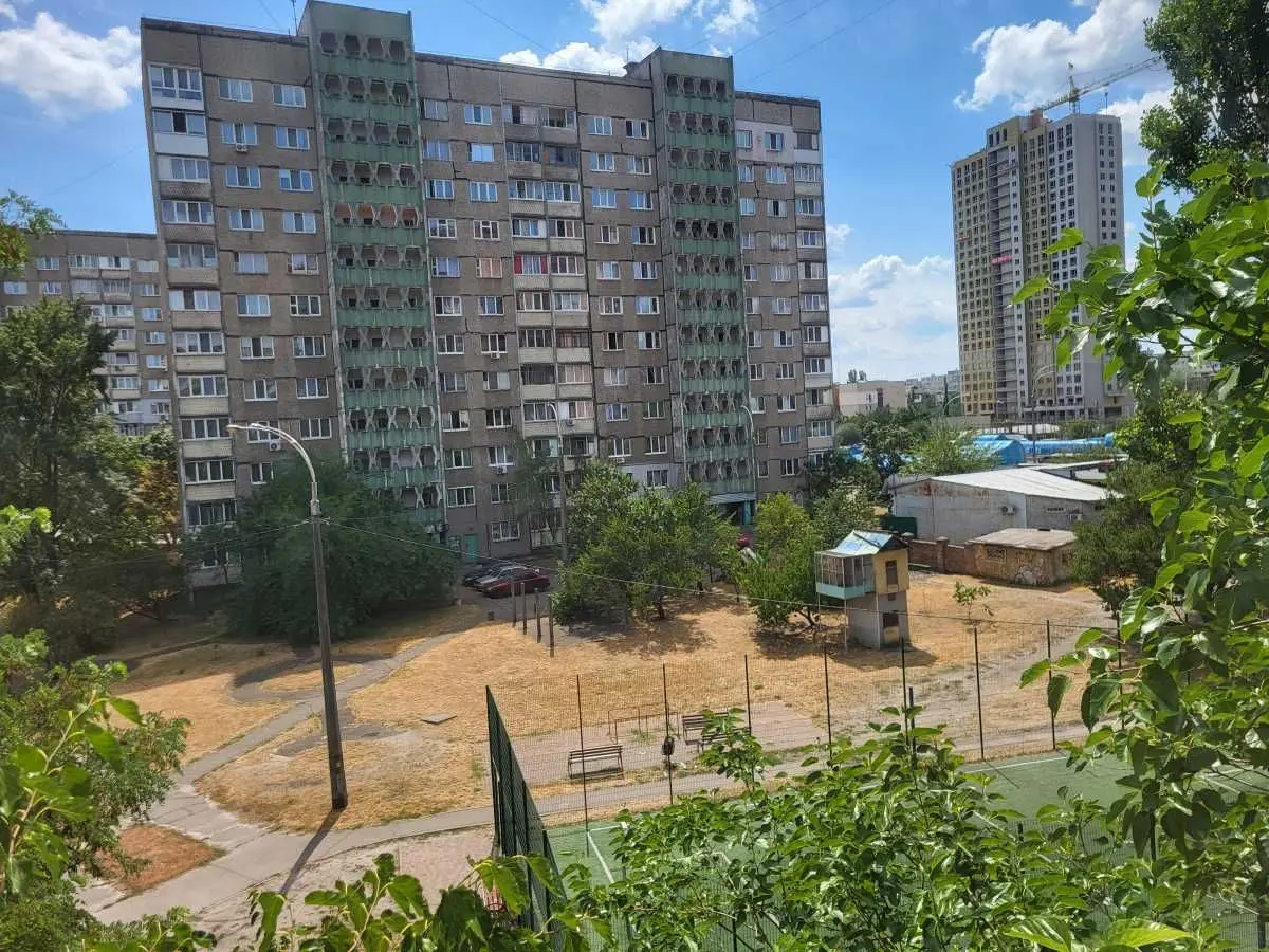 Фото Продаю 3-комнатную квартиру, 69 кв. м, Романа Шухевича просп. (Генерала Ватутина)  Киев, цена: 62700 USD, код 5798