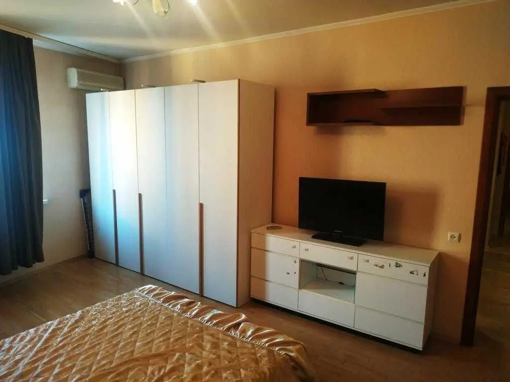 Фото Rent a 2-room apartment, Anny Akhmatovoi Street 47 Kyiv for long-term rent, price: 23000 UAH, code 5801