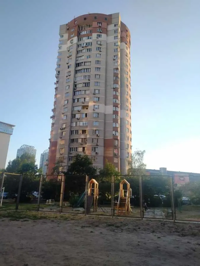 Фото Rent a 2-room apartment, Anny Akhmatovoi Street 47 Kyiv for long-term rent, price: 23000 UAH, code 5801
