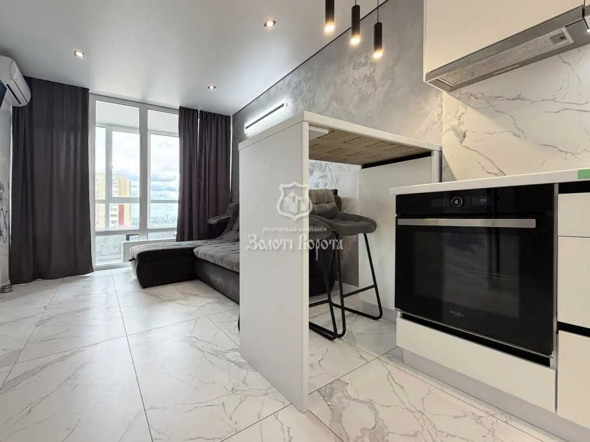Фото Продаю 1-комнатную квартиру, 45 кв. м, Генерала Тупикова ул.  Киев, цена: 115000 USD, код 5809
