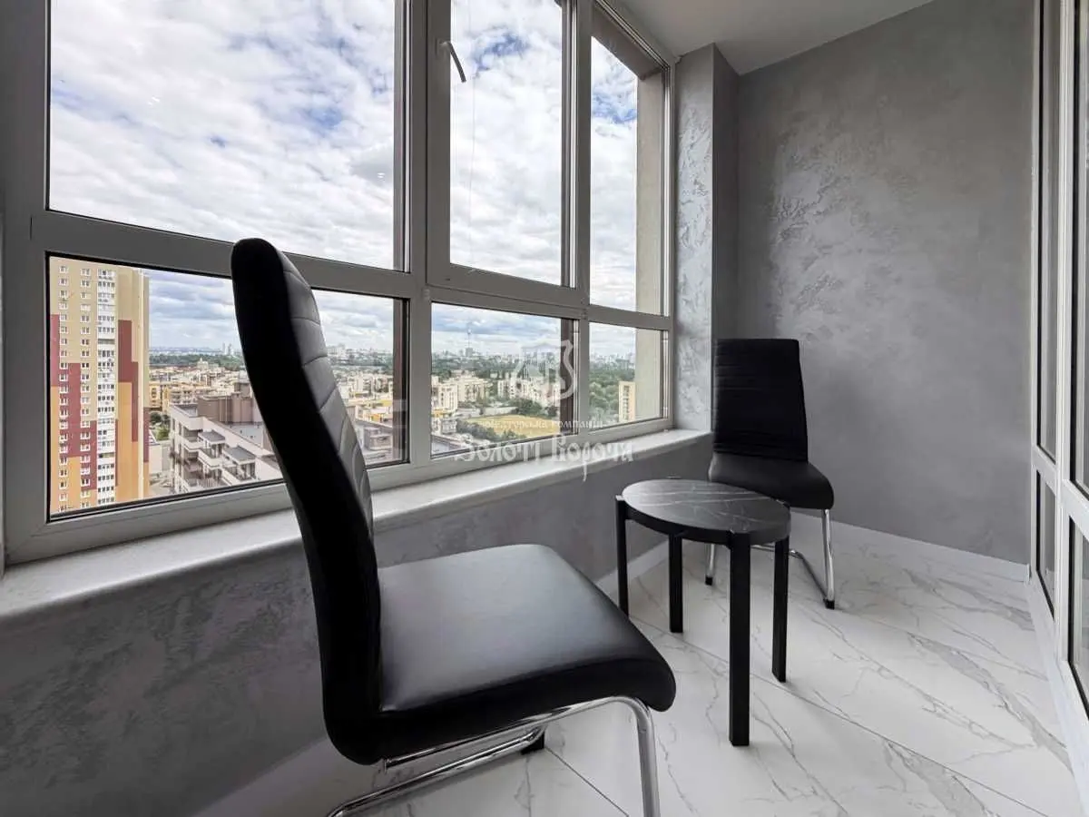 Фото Продаю 1-комнатную квартиру, 45 кв. м, Генерала Тупикова ул.  Киев, цена: 115000 USD, код 5809