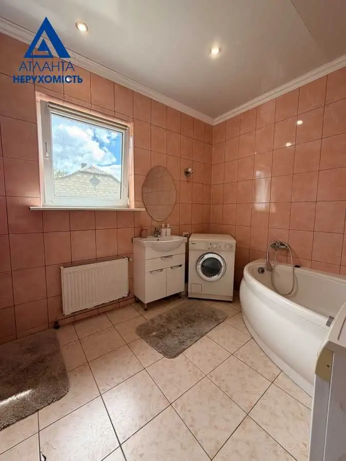 Фото Продаю 5 кімнатну квартиру, 151 кв. м, Шевченка вул. (Бена міст) 21 Луцьк, ціна: 215000 USD, код 5811