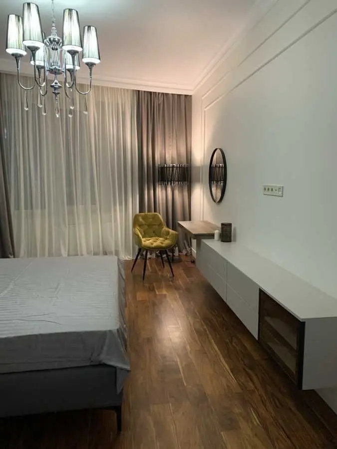 Фото Продаю 1 кімнатну квартиру, 54.5 кв. м, Микільсько-Слобідська вул. 3б Київ, ціна: 155000 USD, код 5820