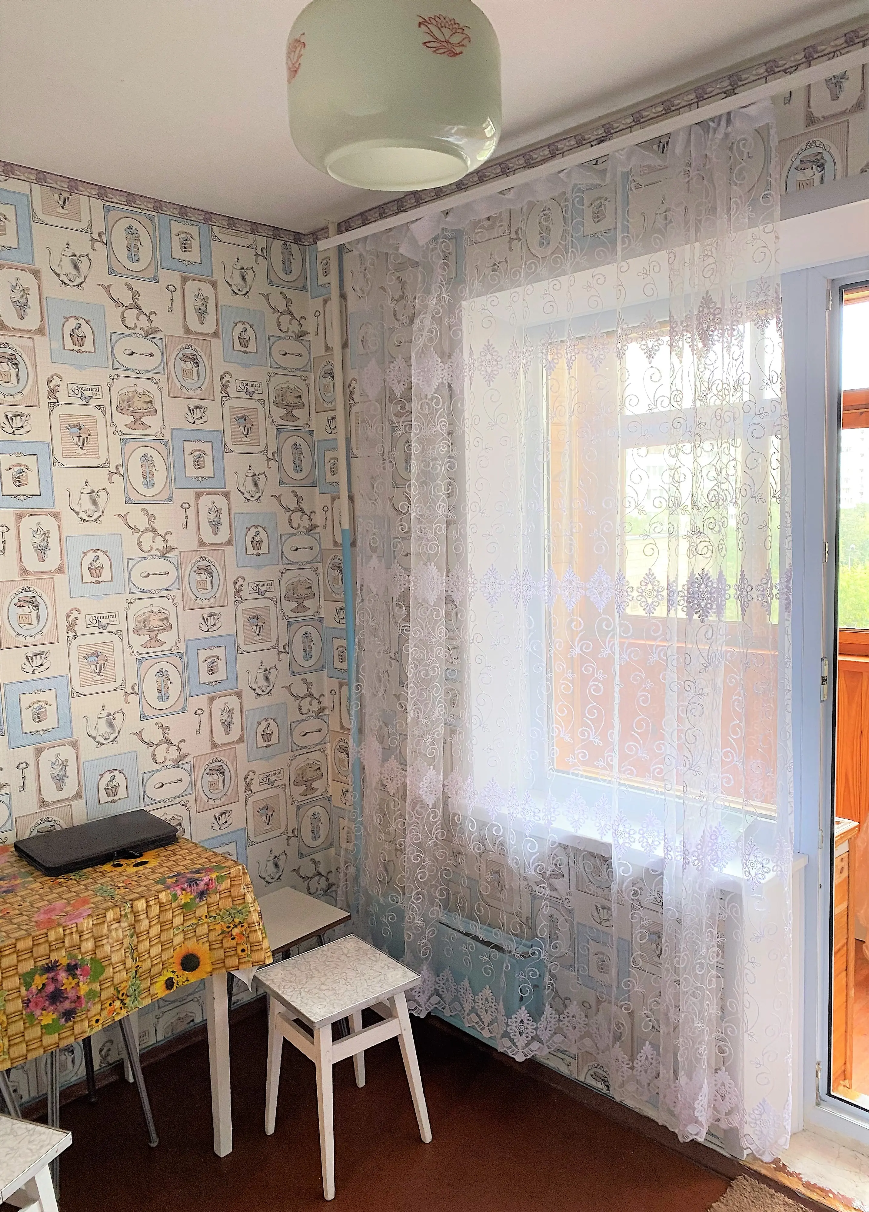 Фото Зняти 1 кімнатну квартиру, Лариси Руденко вул. 3б Київ в довгострокову оренду, ціна: 10000 UAH, код 5825