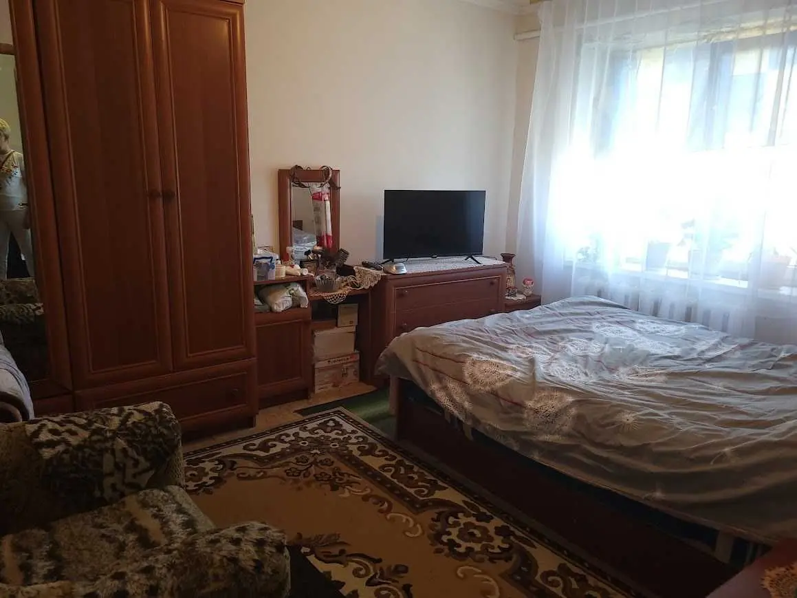 Фото Продаю 1-комнатную квартиру, 37 кв. м, Строителей ул.  Красилівка, цена: 15000 USD, код 5840