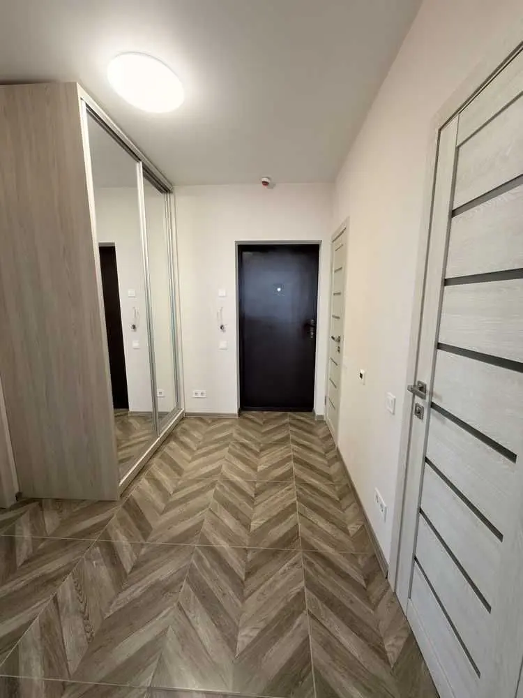 Фото Selling a 2-room apartment, 61 sq.m., Vidradnyi Avenue  Kyiv, price: 103000 USD, code 5841