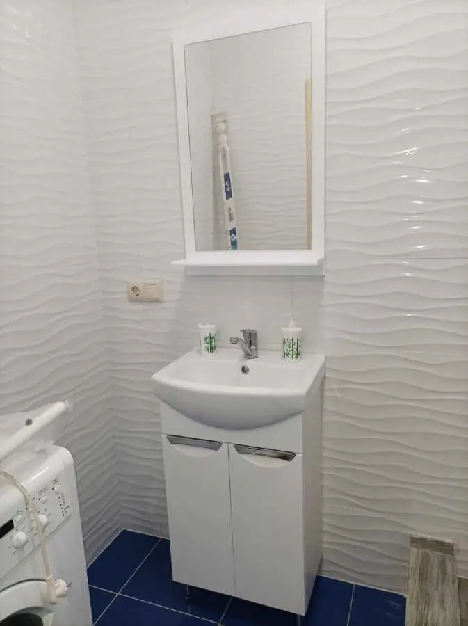 Фото Продаю 1 кімнатну квартиру, 30 кв. м, Миколи Боровського вул. 1/7 Одеса, ціна: 27500 USD, код 5848