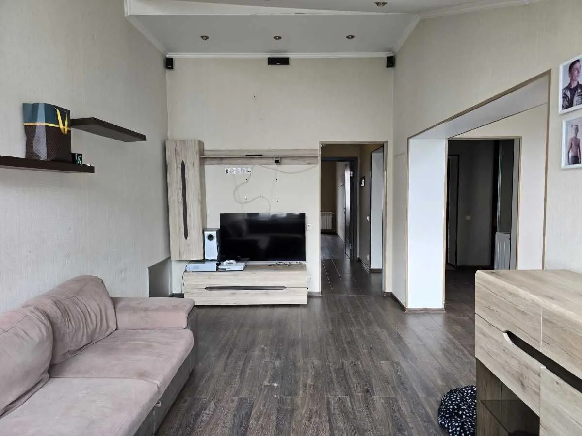 Фото Selling a 2-room apartment, 60 sq.m., Hostomelske Shose Street 18 Irpin, price: 69000 USD, code 5852