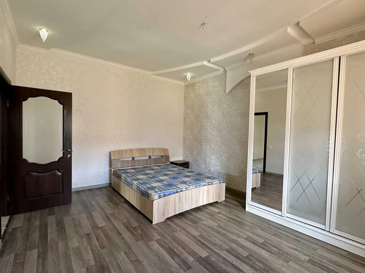Фото Продаю дом, 337 кв. м, Сосновая ул.  Васильков, цена: 140000 USD, код 5853