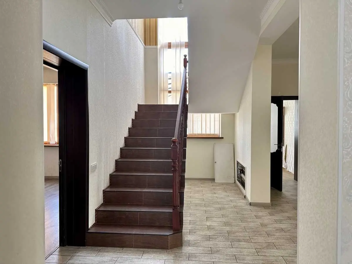 Фото Продаю дом, 337 кв. м, Сосновая ул.  Васильков, цена: 140000 USD, код 5853
