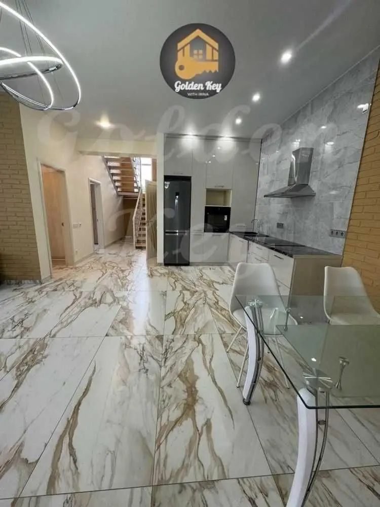 Фото Зняти будинок, Гора в довгострокову оренду, ціна: 1250 USD, код 5854