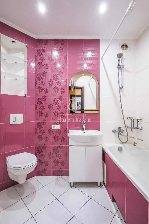 Фото Selling a 1-room apartment, 33.4 sq.m., Bohdana Khmelnytskoho Street 9в Svyatopetrivske, price: 63500 USD, code 5863