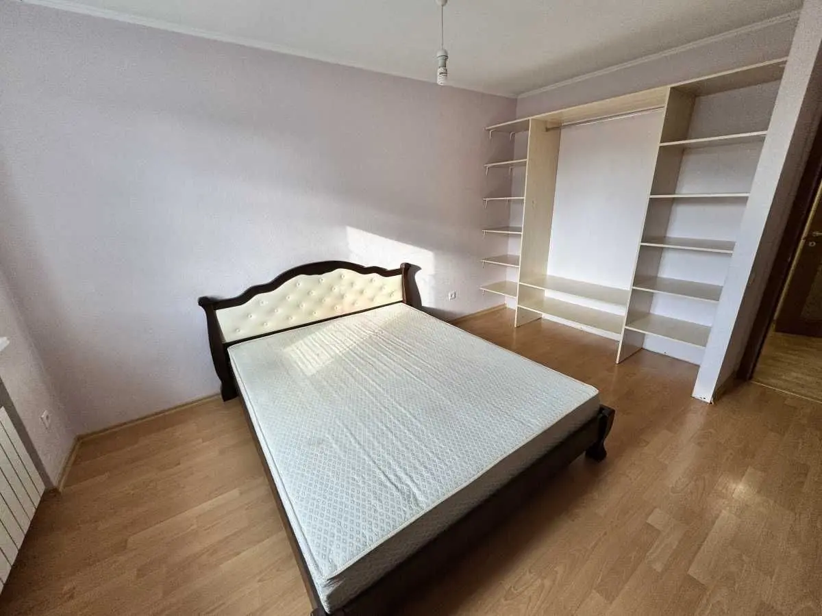 Фото Selling a 4-room apartment, 130 sq.m., Zorianyi Boulevard  Dnipro, price: 110000 USD, code 5878