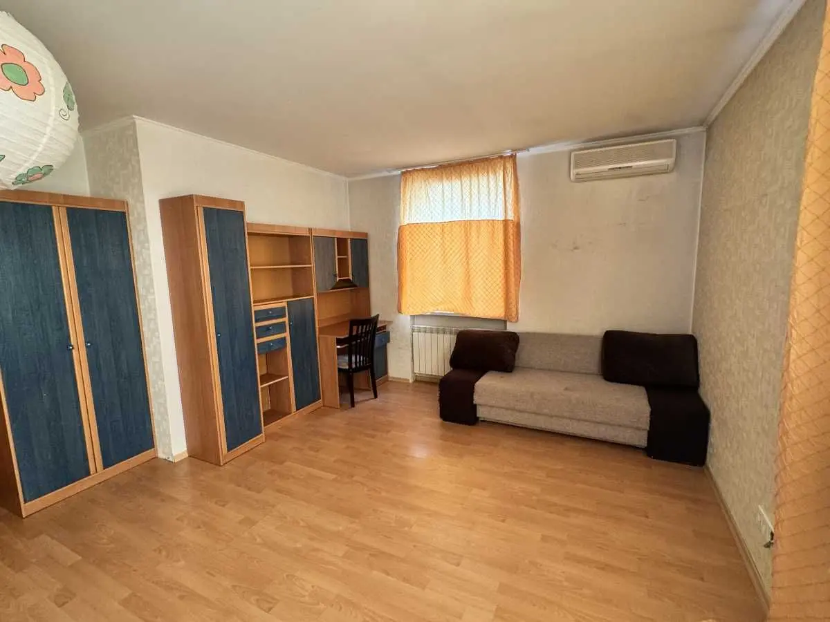 Фото Selling a 4-room apartment, 130 sq.m., Zorianyi Boulevard  Dnipro, price: 110000 USD, code 5878