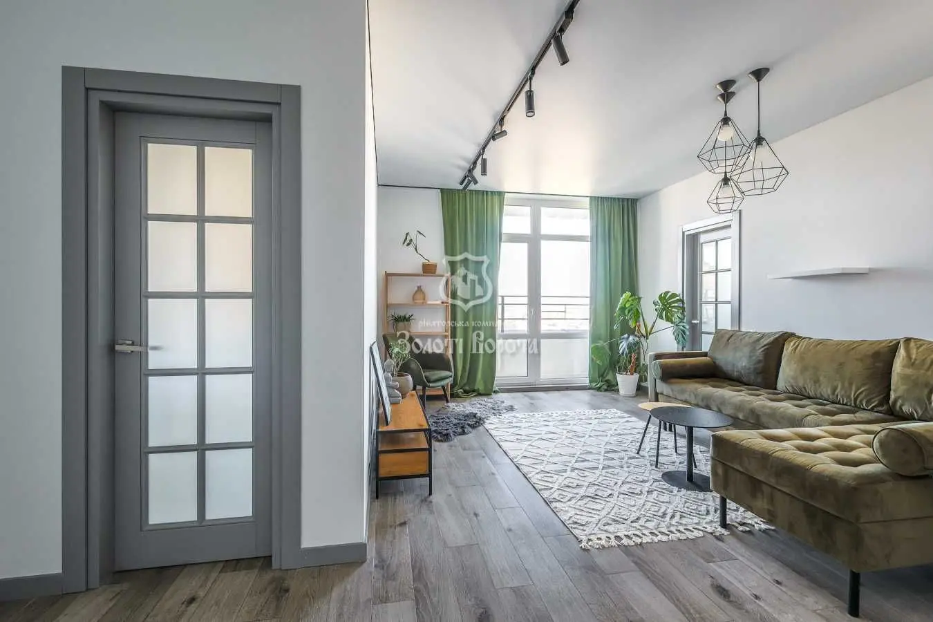 Фото Selling a 2-room apartment, 63 sq.m., Yunatska Street  Kyiv, price: 138000 USD, code 5890