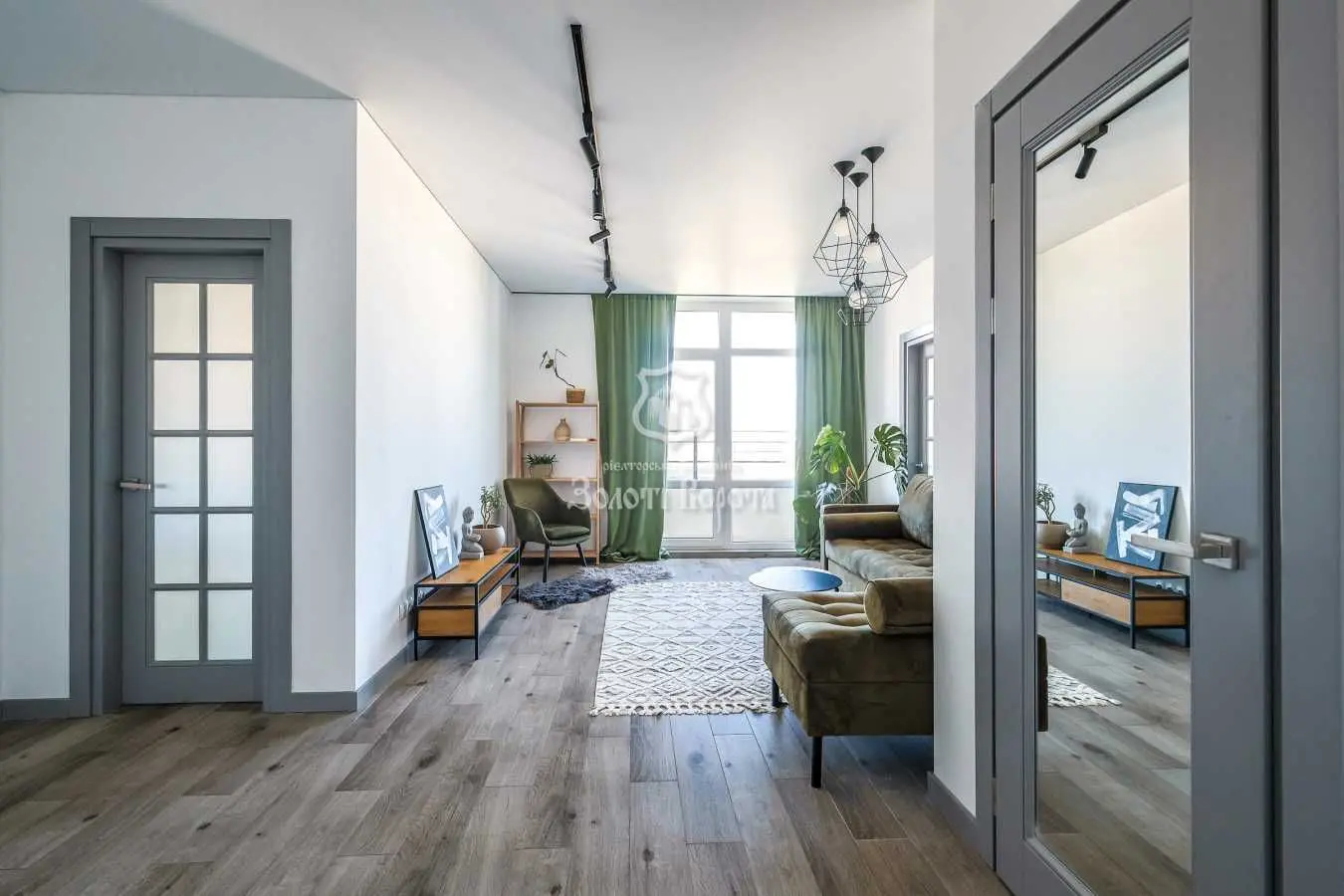 Фото Selling a 2-room apartment, 63 sq.m., Yunatska Street  Kyiv, price: 138000 USD, code 5890