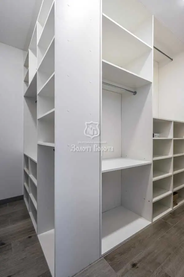 Фото Selling a 2-room apartment, 63 sq.m., Yunatska Street  Kyiv, price: 138000 USD, code 5890