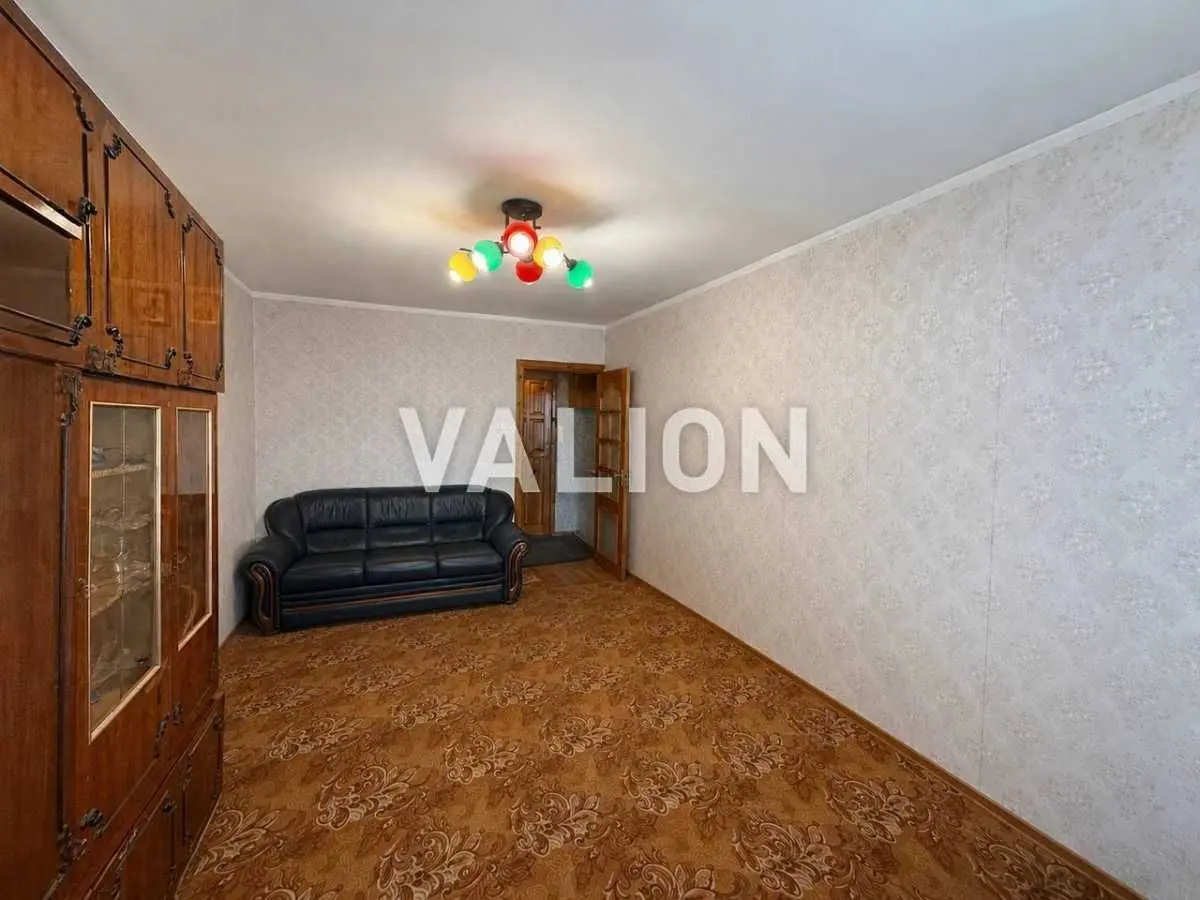 Фото Selling a 1-room apartment, 33.7 sq.m., Raiduzhna Street  Kyiv, price: 43000 USD, code 5900