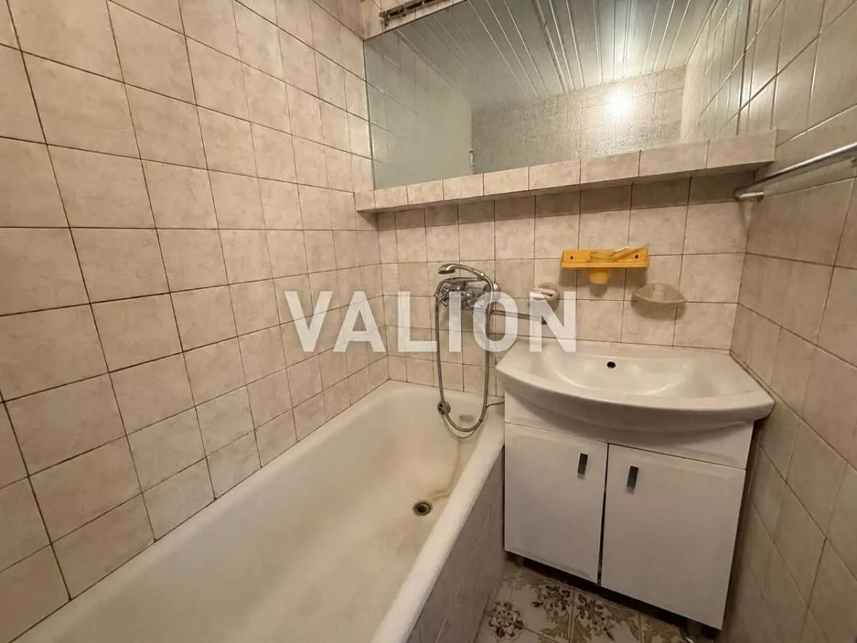 Фото Selling a 1-room apartment, 33.7 sq.m., Raiduzhna Street  Kyiv, price: 43000 USD, code 5900