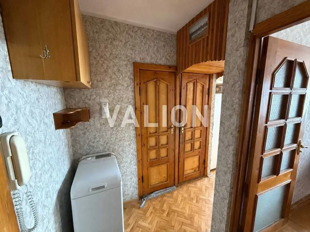 Фото Selling a 1-room apartment, 33.7 sq.m., Raiduzhna Street  Kyiv, price: 43000 USD, code 5900