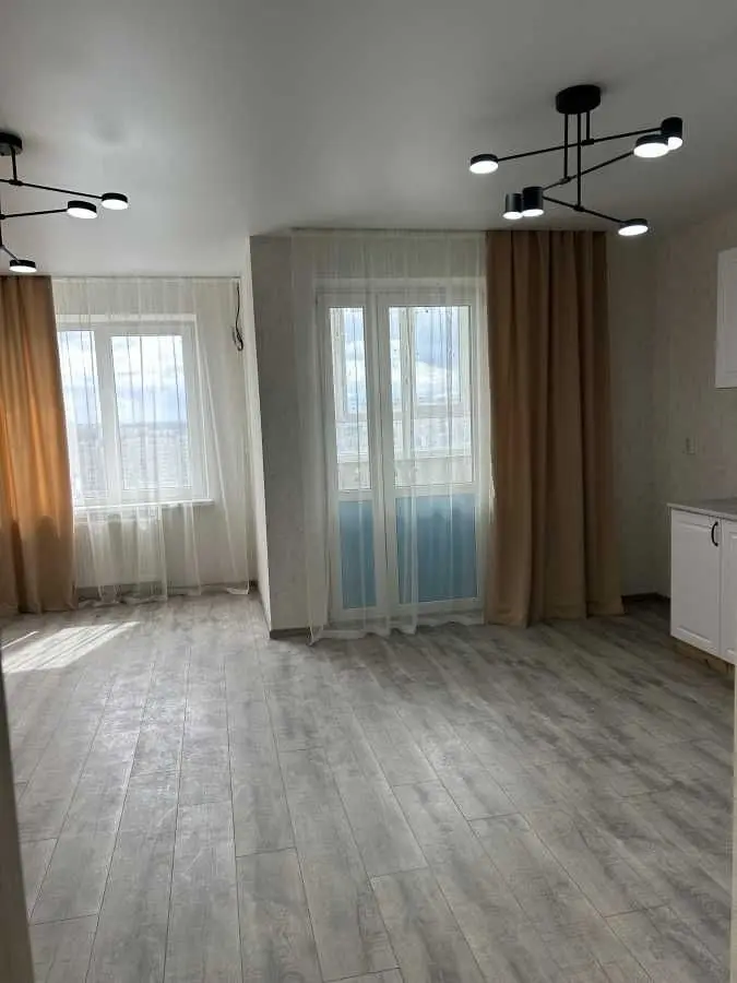 Фото Selling a 1-room apartment, 37 sq.m., Symona Petliury Street (Cherniakhovskoho Street)  Brovary, price: 56000 USD, code 5901