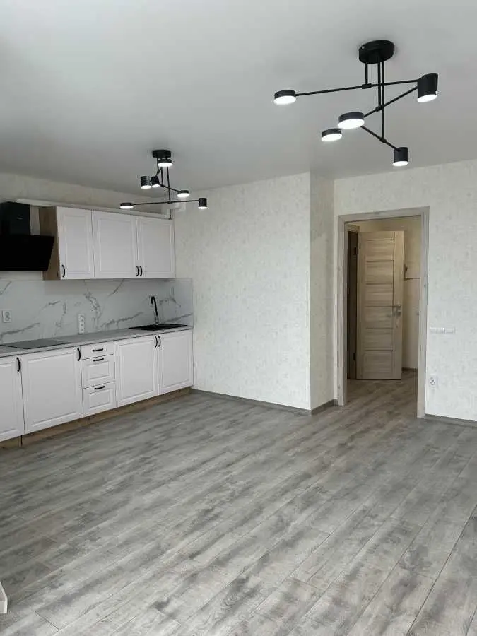 Фото Selling a 1-room apartment, 37 sq.m., Symona Petliury Street (Cherniakhovskoho Street)  Brovary, price: 56000 USD, code 5901