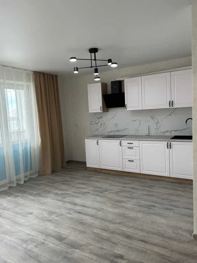 Фото Selling a 1-room apartment, 37 sq.m., Symona Petliury Street (Cherniakhovskoho Street)  Brovary, price: 56000 USD, code 5901