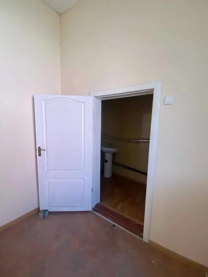 Фото Продаю офис, 84.1 кв. м, Шевченко ул. 13 Яготин, цена: 29999 USD, код 5920